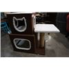 Image 2 : 2 TIER CAT HOUSE WITH PLAY TOY