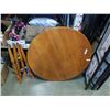 Image 1 : Round oak dining table