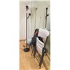 Image 1 : 2 Folding Chairs and Floor Lamps