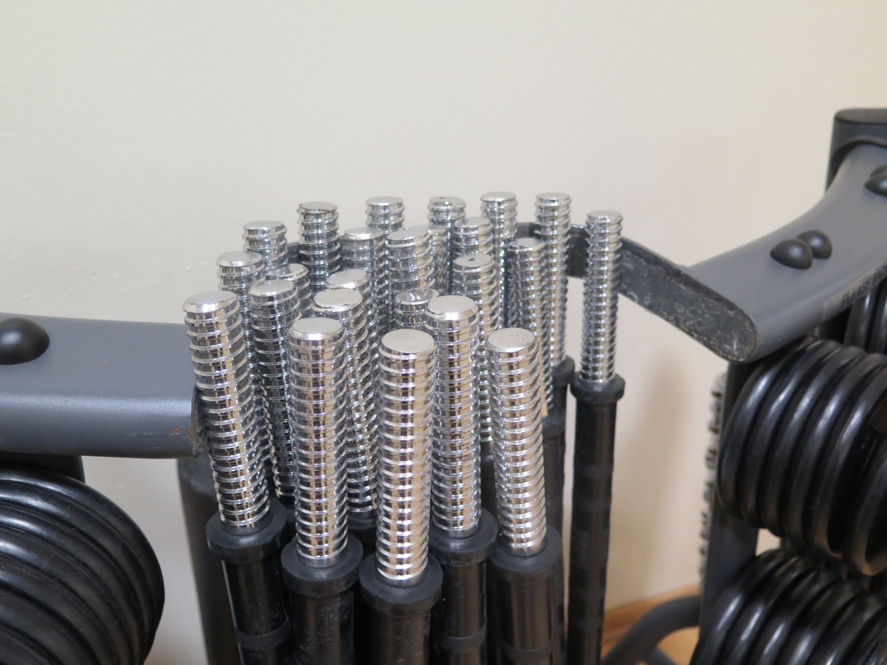 Threaded Barbell Bars, Ring Collars, Weights and Rack - Oahu Auctions