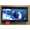 Image 1 : Insignia 32" Wall-Mount TV (does not include wall mount)