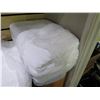 Image 2 : White Spa Towels