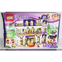 LEGO FRIENDS HEARTLAKE GROUND