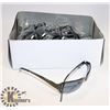 Image 1 : BOX OF DESIGNER SUNGLASSES WITH BLUE LENSES