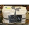 Image 1 : NEW IVORY ALLURE 6 PIECE TOWEL SET, 100% COMBED