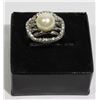 Image 1 : NEW WOMAN'S DESIGNER RING W/WHITE CULTURED PEARL