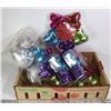 Image 1 : FLAT OF ASSORTED CHRISTMAS TREE BALLS AND