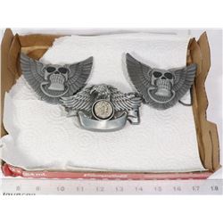 FLAT WITH 3 WINGED BELT BUCKLES
