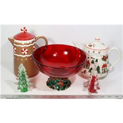BOX OF CHRISTMAS ESTATE TABLE WARES
