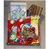 Image 1 : LARGE FLAT OF ASSORTED CHRISTMAS