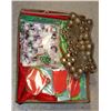 Image 1 : LARGE FLAT OF ASSORTED CHRISTMAS