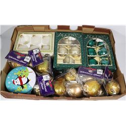 FLAT OF ASSORTED CHRISTMAS ORNAMENTS - ESTATE
