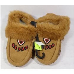 MEN MOCCASINS SIZE 9