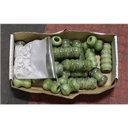 FLAT OF ALABASTER / JADE PIECES