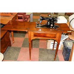 1950'S VINTAGE SEWING MACHINE & TABLE