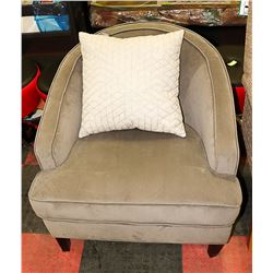 SHOWHOME GREY MICRO FIBRE TUB CHAIR WITH ACCENT