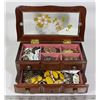 Image 1 : VINTAGE FLOWER JEWELRY BOX WITH CONTENTS