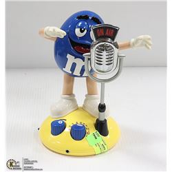 M & M'S RADIO WITH CROONER NO BOX WORKS