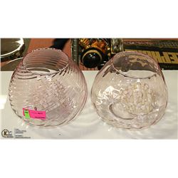 LOT OF 2 SHOWHOME PINK VASES WITH SEASHELL BALLS