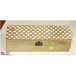 SHOWHOME WOODCARVED BOX