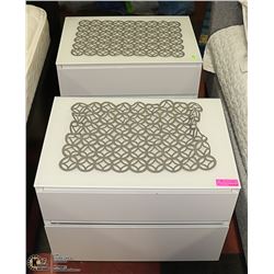 SHOWHOME PAIR OF WHITE GLASSTOP NIGHTSTANDS