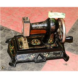 ANTIQUE MULLER SEWING MACHINE