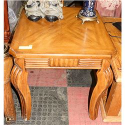 END TABLE 22"H X 22"W X 22"D