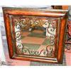Image 1 : HEAVY METAL DECORATIVE MIRROR 28" X 29"