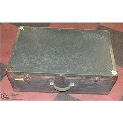 VINTAGE "NVF" BRAND FOOTLOCKER/STEAMER TRUNK