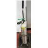 Image 1 : OXYGEN TANK ON WHEELS WITH REGULATOR