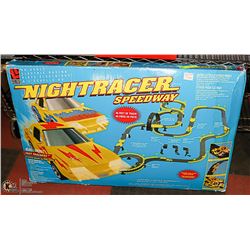 LIFE LIKE NIGHTRACER SPEEDWAY