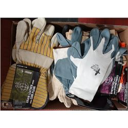 LOT OF ASSORTED GLOVES