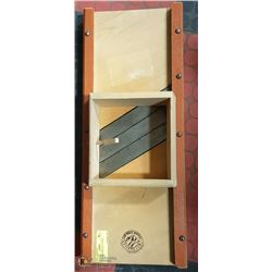 VINTAGE CABBAGE CUTTER