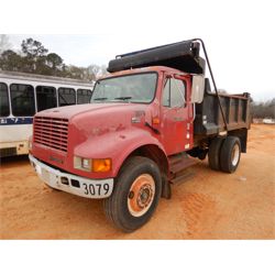 2001 INTERNATIONAL 4900 Dump Truck