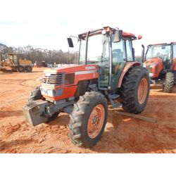 2005 KUBOTA M9000D Farm Tractor