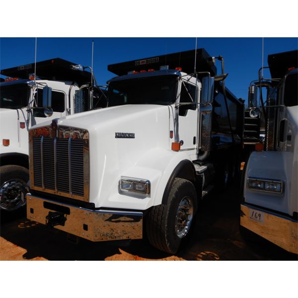 2019 KENWORTH T800 Dump Truck