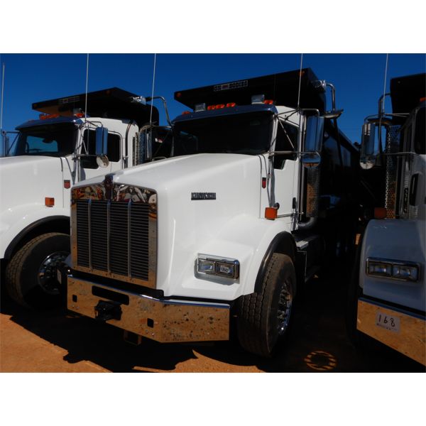 2019 KENWORTH T800 Dump Truck