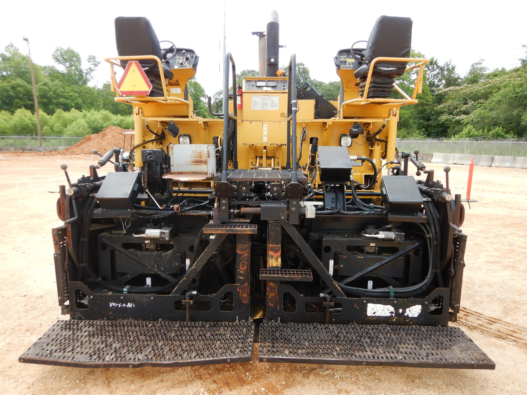 2009 CAT AP1000D Asphalt Paver J.M. Wood Auction Company, Inc.