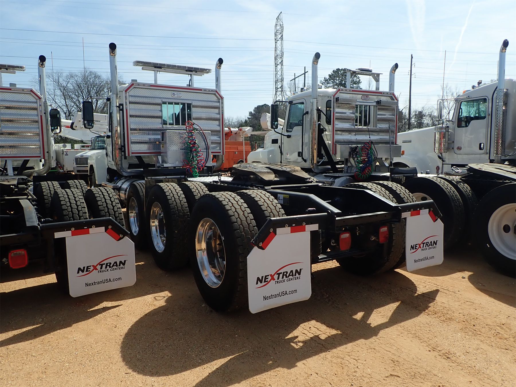 2020 MACK PI64T Day Cab Truck