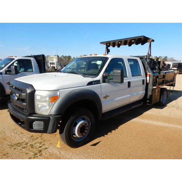 2011 FORD F450 Flatbed Truck