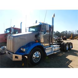 2013 KENWORTH T800 Day Cab Truck
