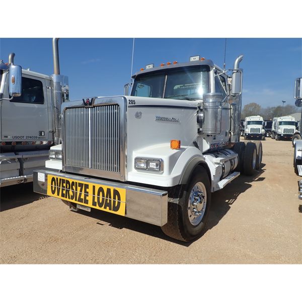 2011 WESTERN STAR 4900EX Day Cab Truck