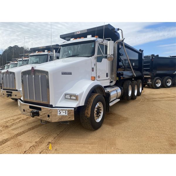 2019 KENWORTH T800 Dump Truck