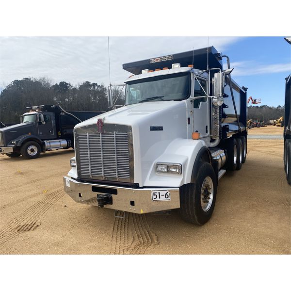 2019 KENWORTH T800 Dump Truck