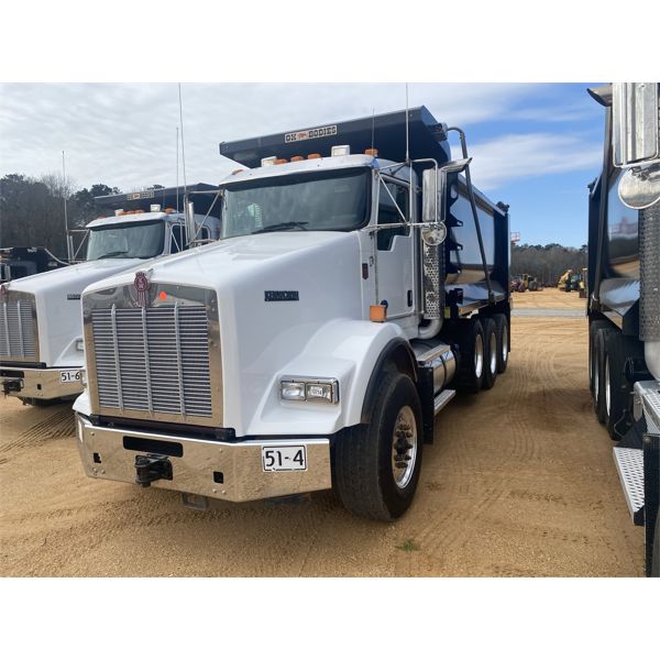 2019 KENWORTH T800 Dump Truck