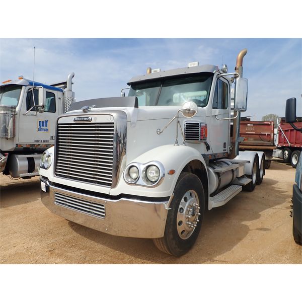 2009 FREIGHTLINER CORONADO Day Cab Truck