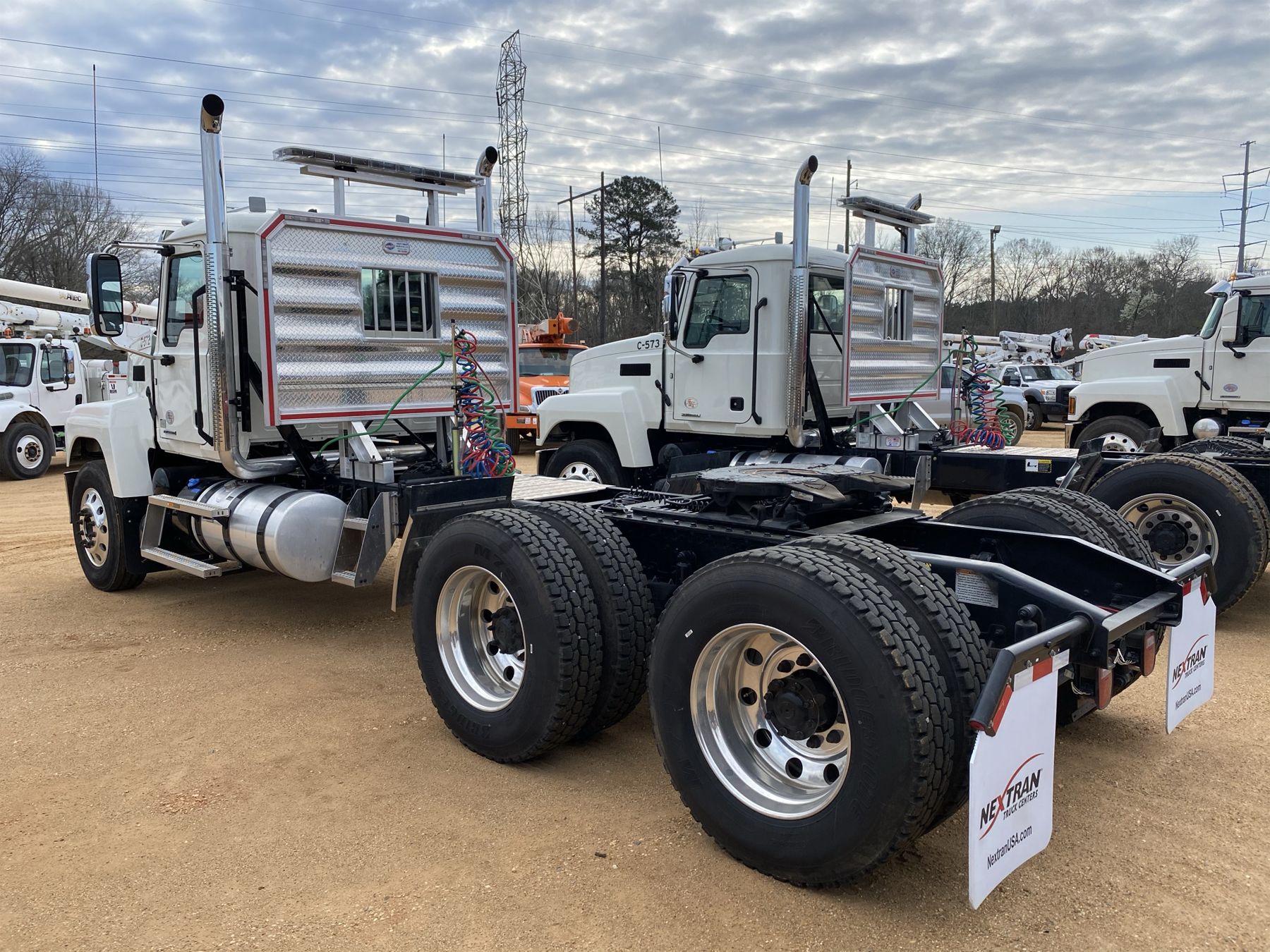 2020 MACK PI64T Day Cab Truck