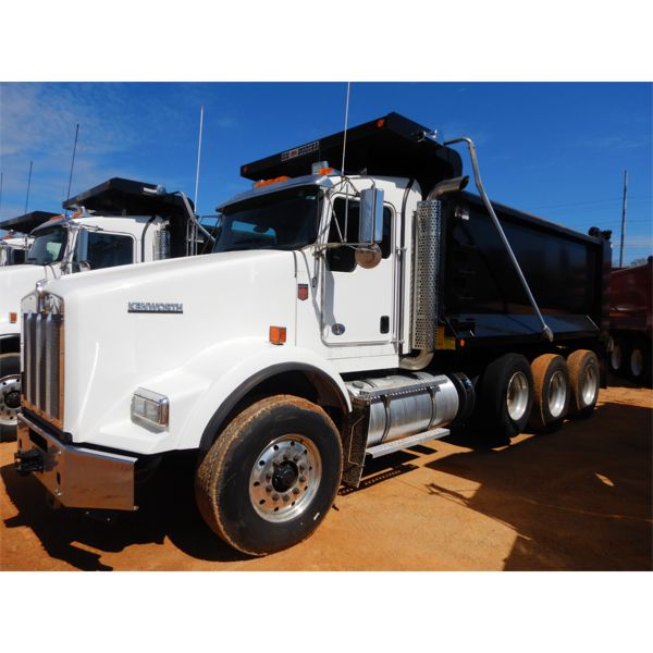 2020 KENWORTH T800 Dump Truck