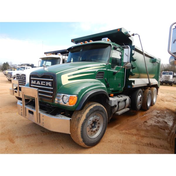 2007 MACK CV713 Dump Truck