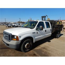 2006 FORD F350 Flatbed Truck